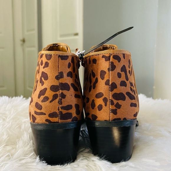 Leopard Style Zippered Ankle Boots | Low heel | Size 9 - Picture 11 of 14